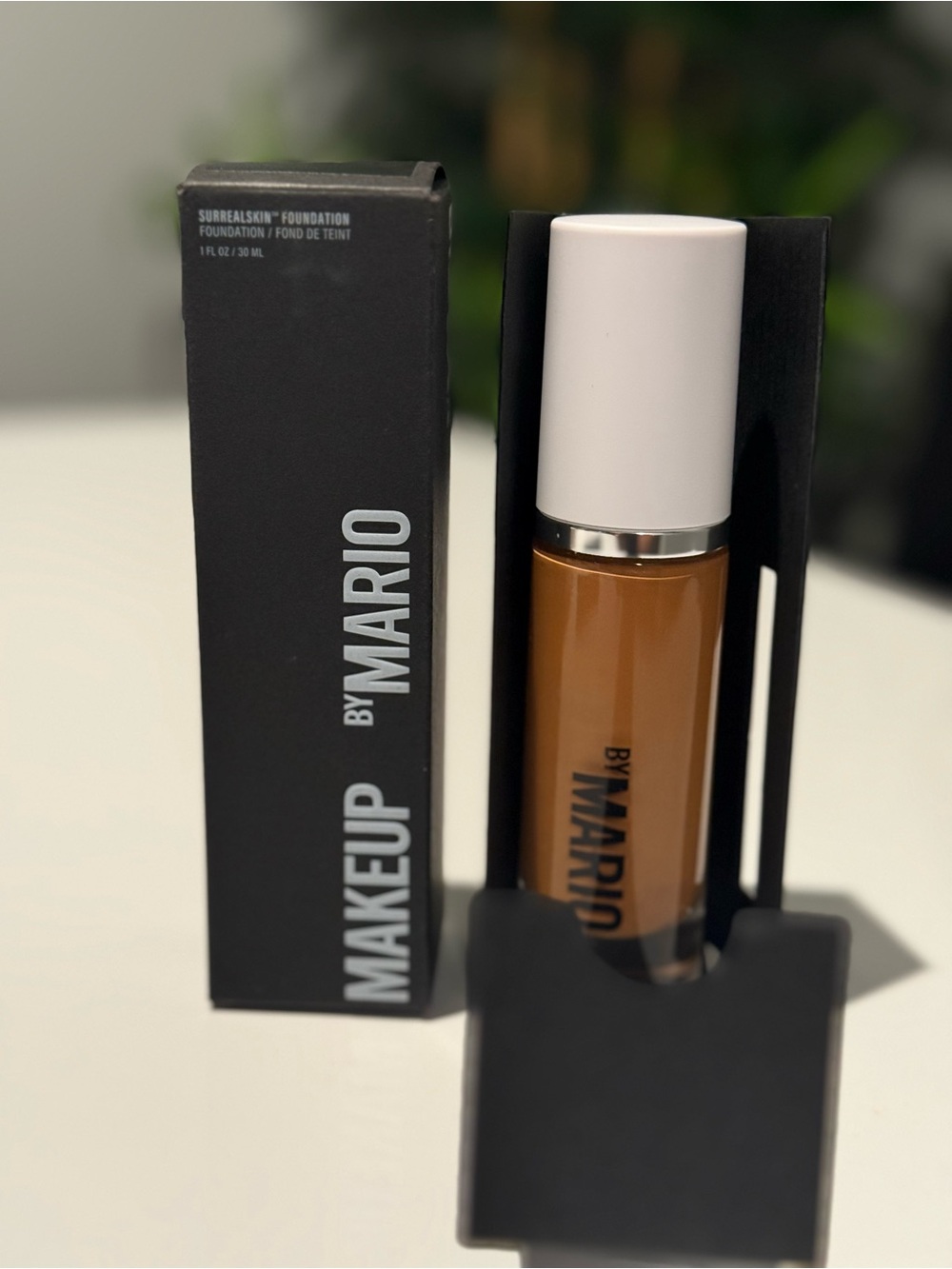 MAKEUP BY MARIO SurrealSkin Luminous Foundation 18.5N – New